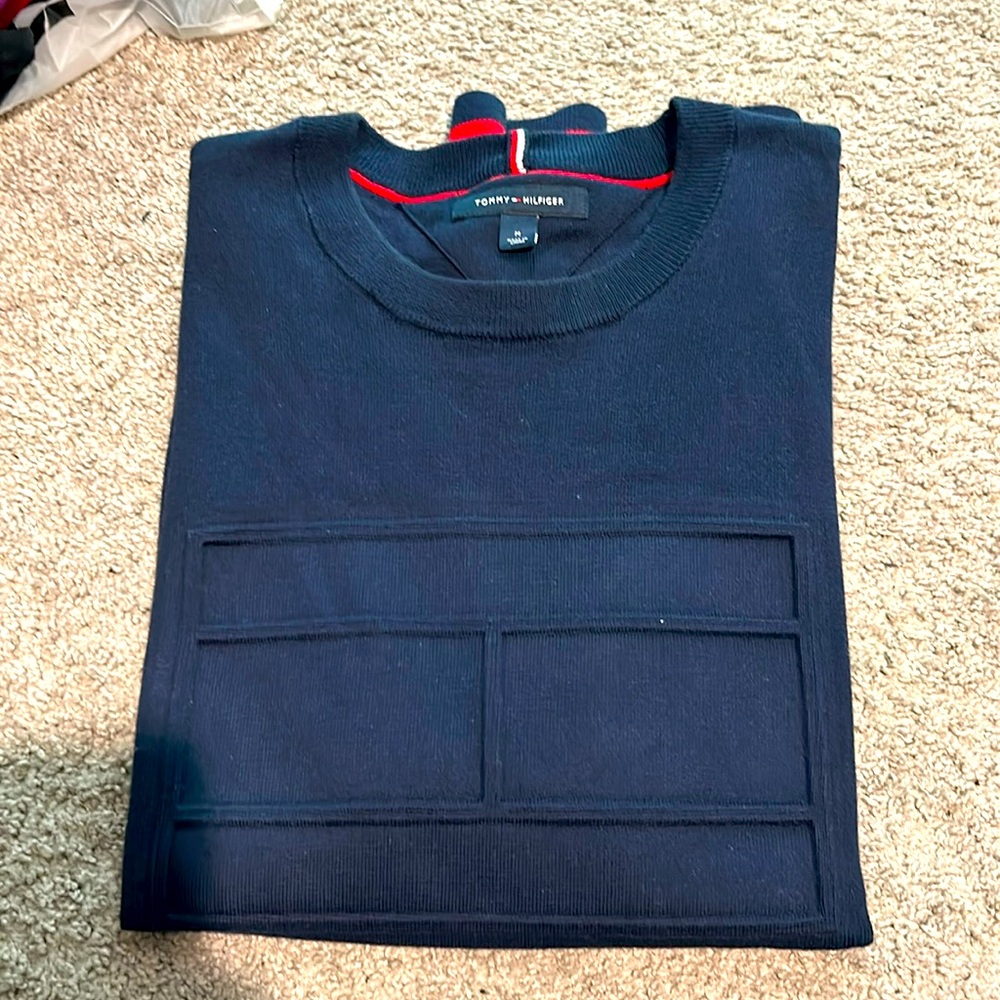 Men size medium Tommy Hilfiger sweater